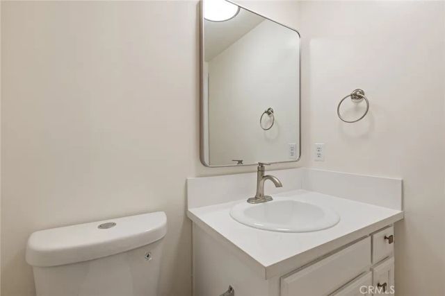14328 Magnolia Boulevard 2, Sherman Oaks, CA 91423