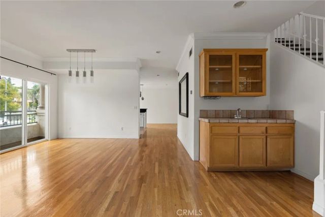 14328 Magnolia Boulevard 2, Sherman Oaks, CA 91423
