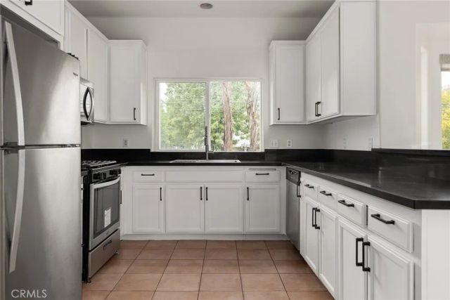 14328 Magnolia Boulevard 2, Sherman Oaks, CA 91423