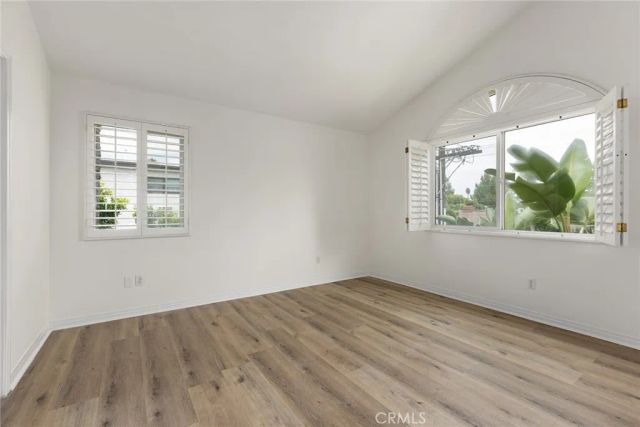 14328 Magnolia Boulevard 2, Sherman Oaks, CA 91423