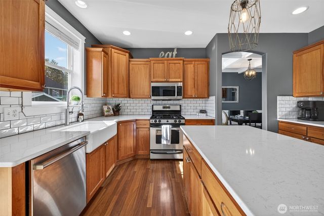 17104 138th Avenue Ct E, Puyallup, WA 98374