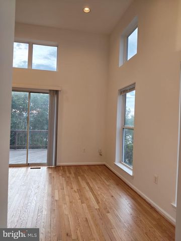 13210 GOOSE POND LN, Fairfax, VA 22033