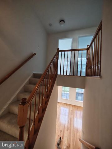 13210 GOOSE POND LN, Fairfax, VA 22033
