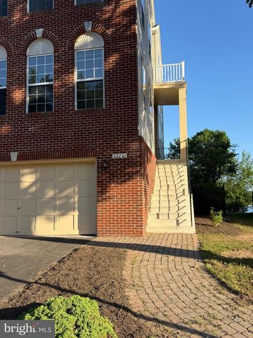 13210 GOOSE POND LN, Fairfax, VA 22033