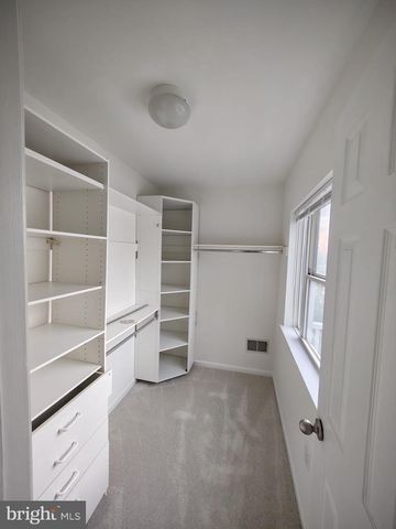 13210 GOOSE POND LN, Fairfax, VA 22033