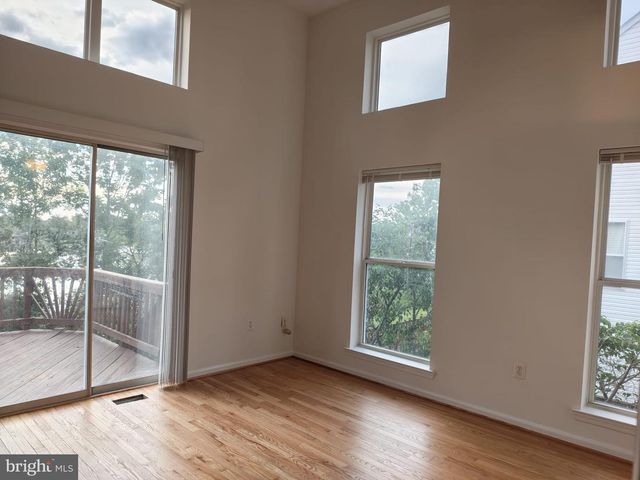 13210 GOOSE POND LN, Fairfax, VA 22033