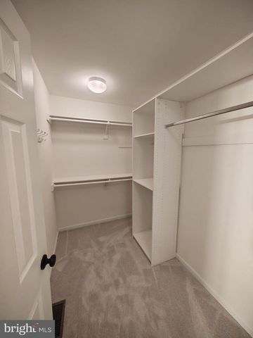 13210 GOOSE POND LN, Fairfax, VA 22033