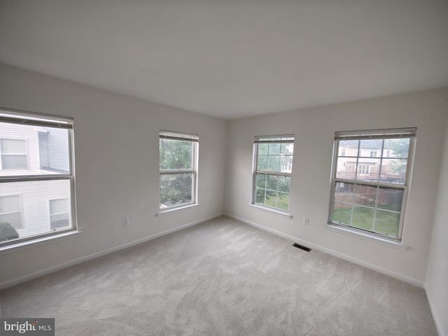 13210 GOOSE POND LN, Fairfax, VA 22033