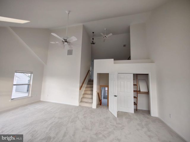 13210 GOOSE POND LN, Fairfax, VA 22033
