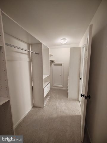 13210 GOOSE POND LN, Fairfax, VA 22033