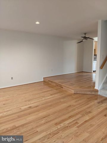 13210 GOOSE POND LN, Fairfax, VA 22033