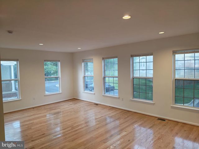 13210 GOOSE POND LN, Fairfax, VA 22033