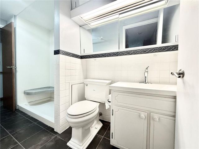 1228 W Crestview Drive, Maryville, MO 64468