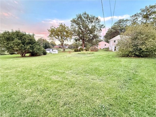 1228 W Crestview Drive, Maryville, MO 64468