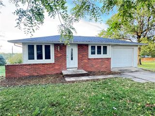 1228 W Crestview Drive, Maryville, MO 64468