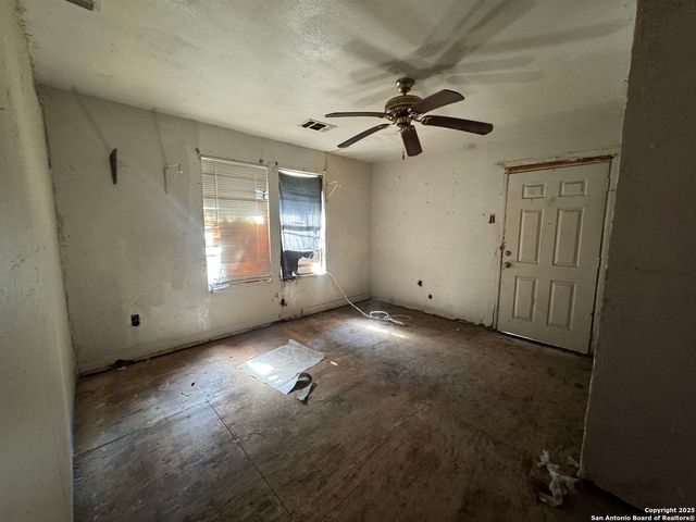 1130 W Mulberry, San Antonio, TX 78201