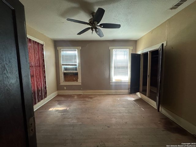 1130 W Mulberry, San Antonio, TX 78201