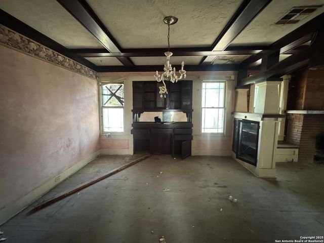 1130 W Mulberry, San Antonio, TX 78201