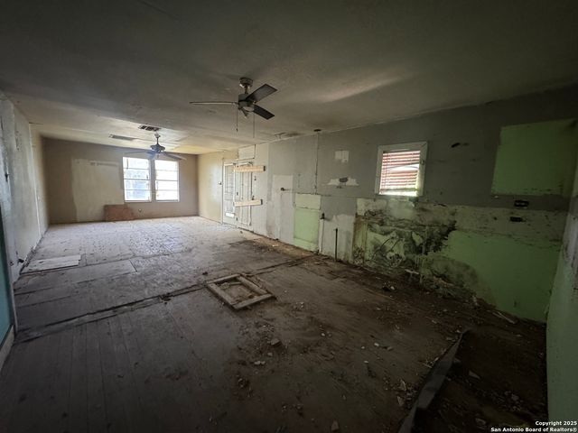 1130 W Mulberry, San Antonio, TX 78201
