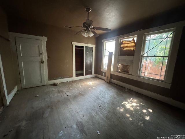 1130 W Mulberry, San Antonio, TX 78201