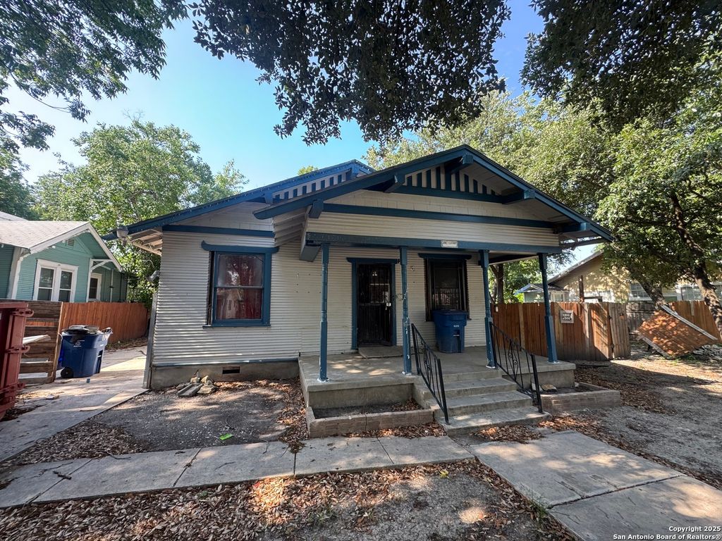1130 W Mulberry, San Antonio, TX 78201