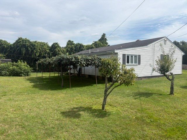 38 Hilton Street, Somerset, MA 02725