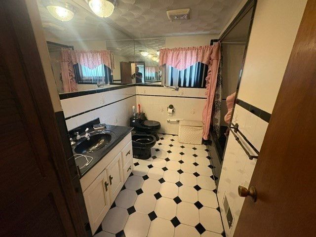 38 Hilton Street, Somerset, MA 02725
