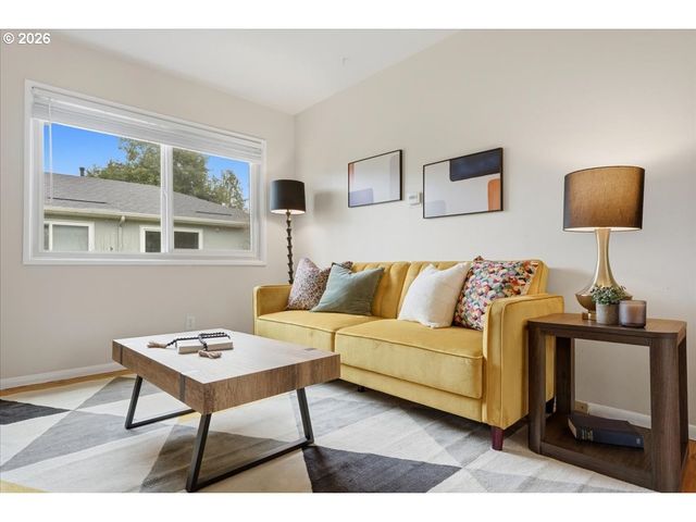 7704 Se HAROLD St Se, Portland, OR 97206