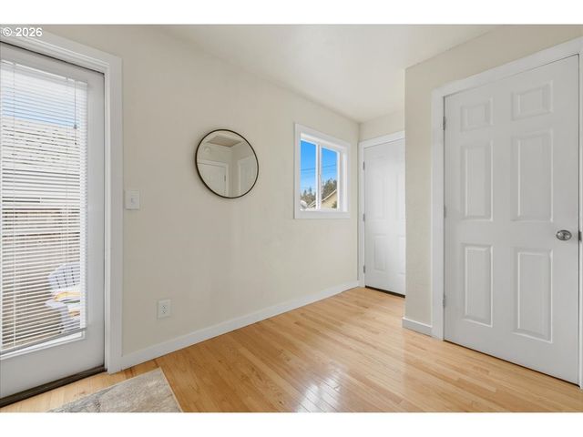 7704 Se HAROLD St Se, Portland, OR 97206