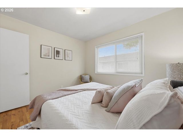 7704 Se HAROLD St Se, Portland, OR 97206