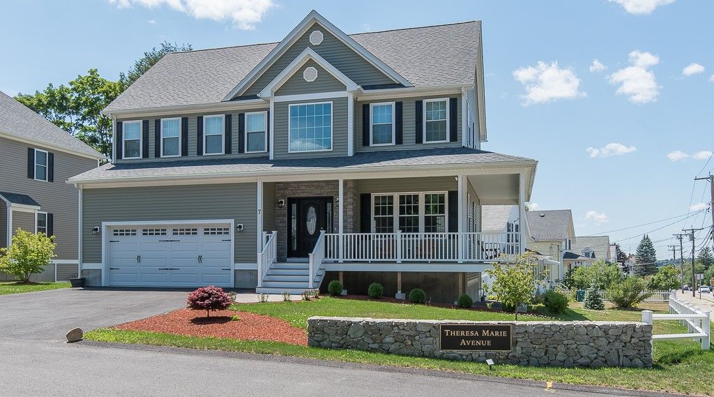7 Theresa Marie Avenue, Woonsocket, RI 02895