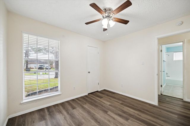 5815 Bridgegate Drive, Spring, TX 77373