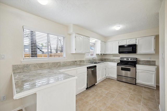 5815 Bridgegate Drive, Spring, TX 77373