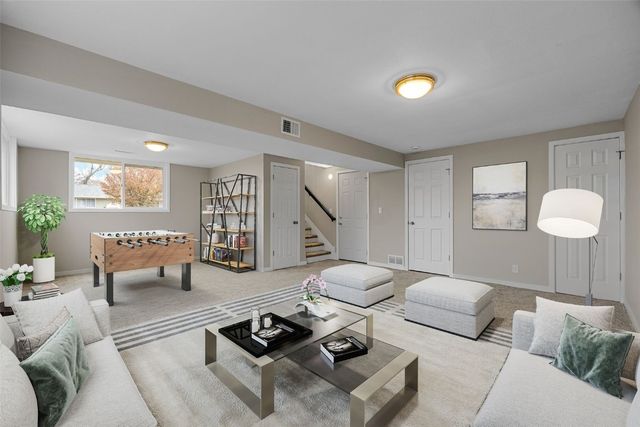 3221 Bramble Road SW, Cedar Rapids, IA 52404