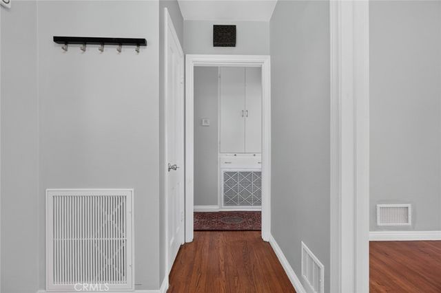 900 E Mountain, Glendale, CA 91207