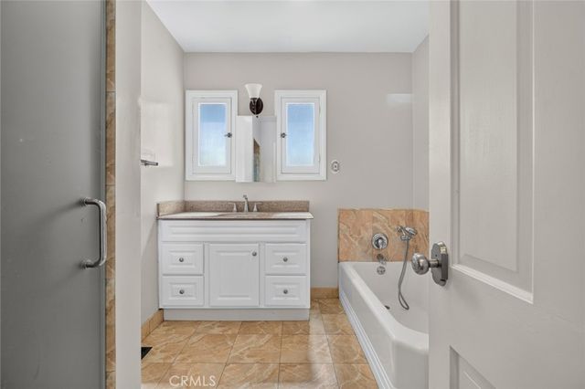 900 E Mountain, Glendale, CA 91207
