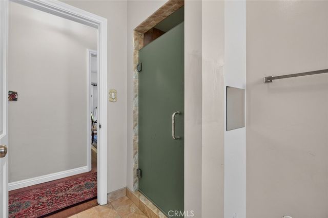 900 E Mountain, Glendale, CA 91207