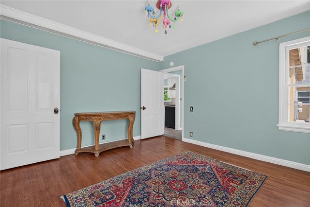 900 E Mountain, Glendale, CA 91207