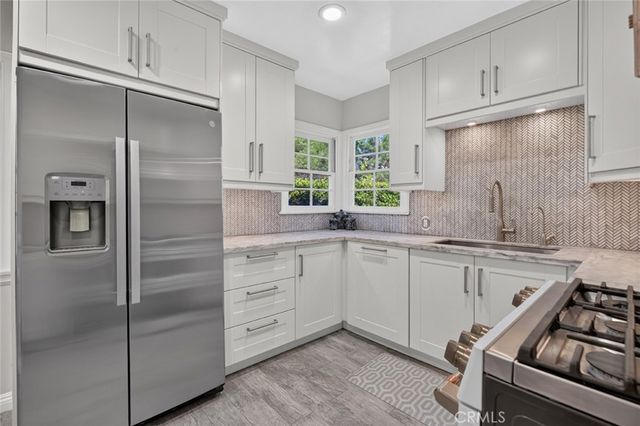 900 E Mountain, Glendale, CA 91207