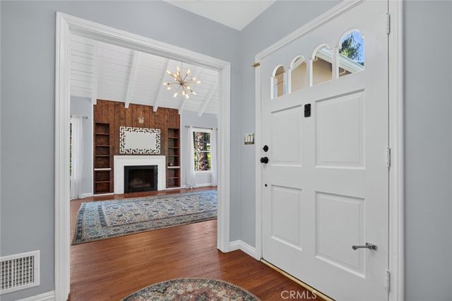 900 E Mountain, Glendale, CA 91207