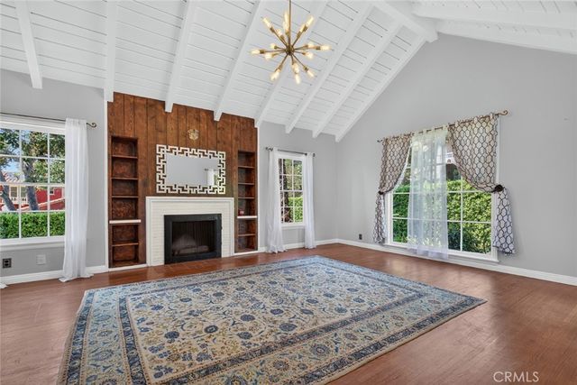 900 E Mountain, Glendale, CA 91207
