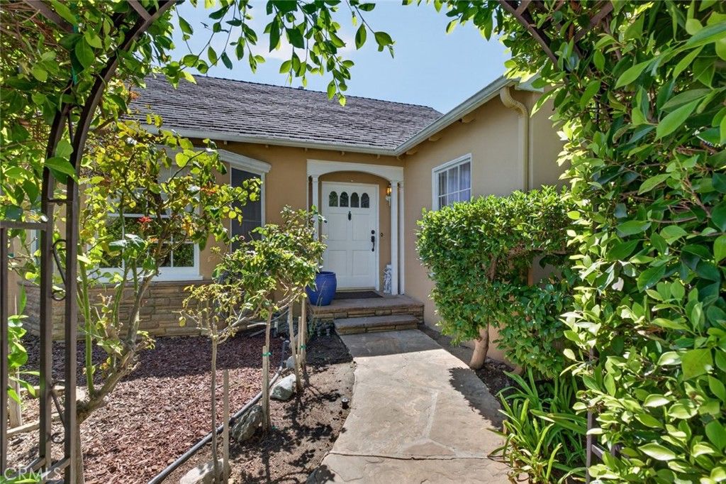 900 E Mountain, Glendale, CA 91207