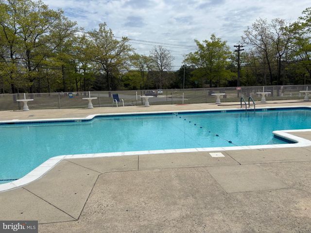 43-A MAGNOLIA RD, Manahawkin, NJ 08050