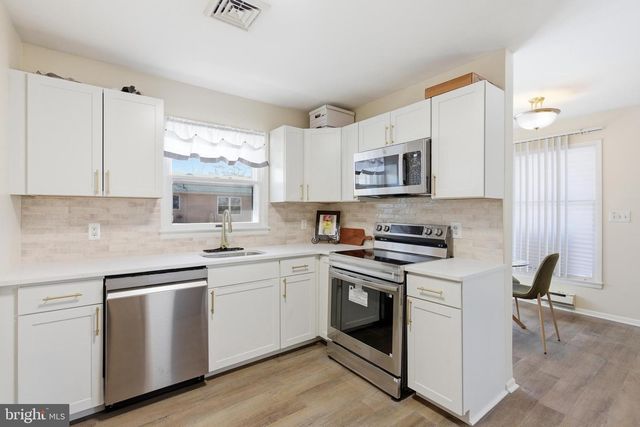 43-A MAGNOLIA RD, Manahawkin, NJ 08050