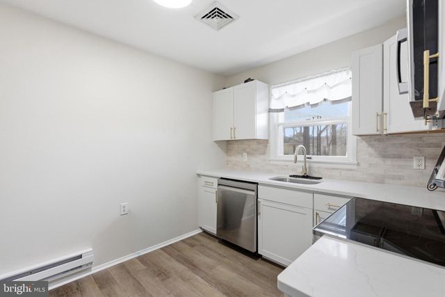 43-A MAGNOLIA RD, Manahawkin, NJ 08050