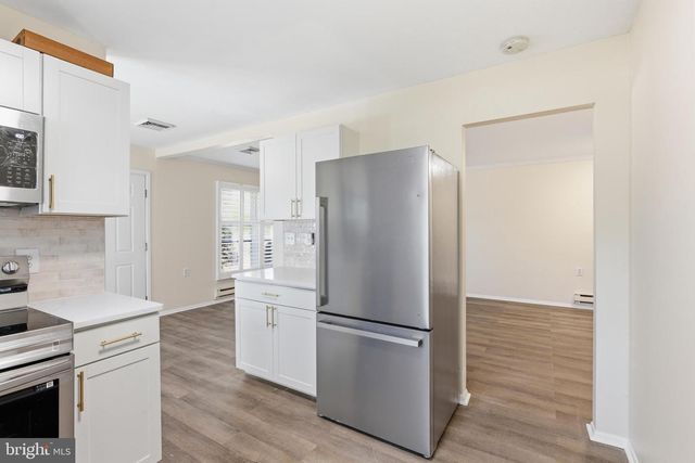 43-A MAGNOLIA RD, Manahawkin, NJ 08050