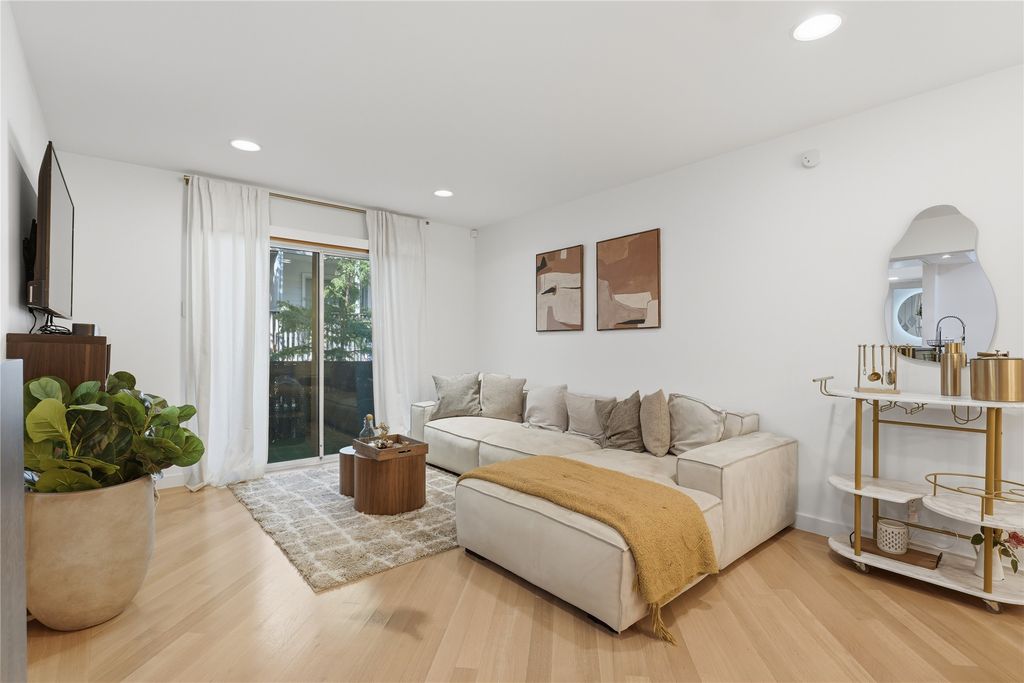 4859 Cedar Springs Road 244, Dallas, TX 75219
