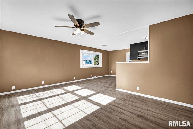 1815 W AUSTIN Drive, Peoria, IL 61614