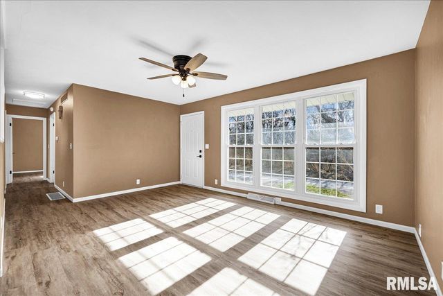 1815 W AUSTIN Drive, Peoria, IL 61614