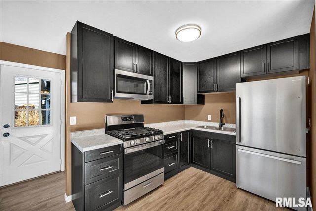 1815 W AUSTIN Drive, Peoria, IL 61614